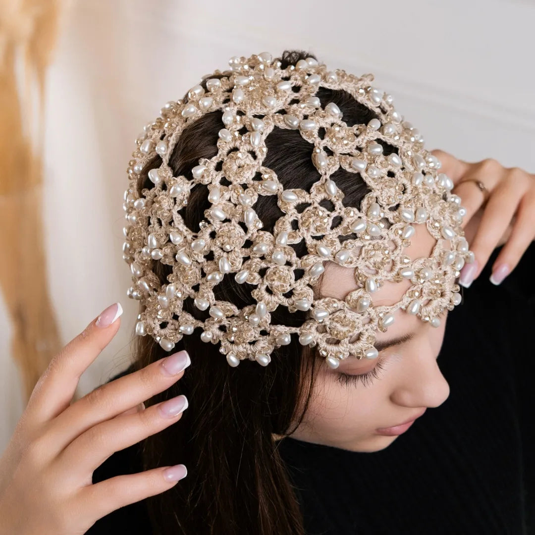 Flower beanie Amanda with pearls & bicones sand ivory