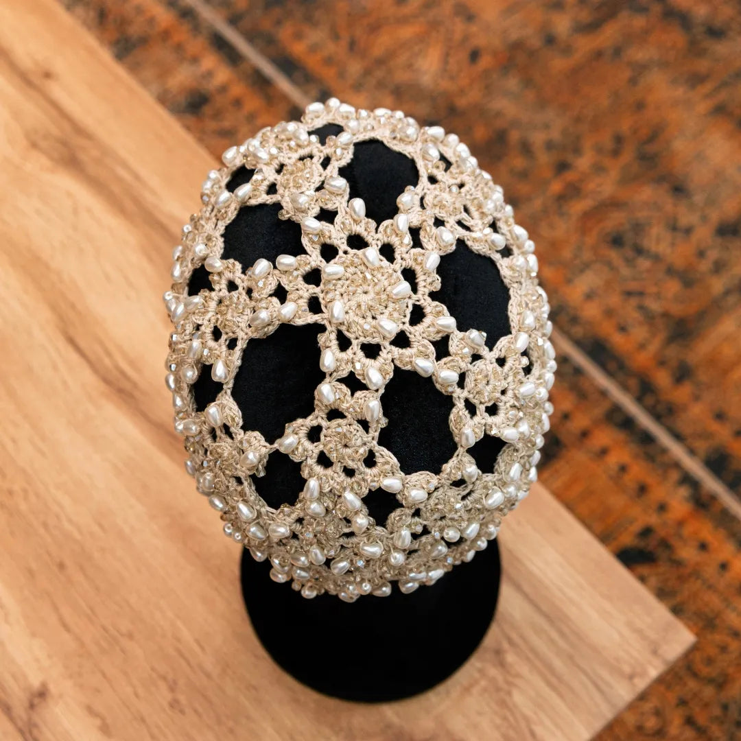 Flower beanie Amanda with pearls & bicones sand ivory