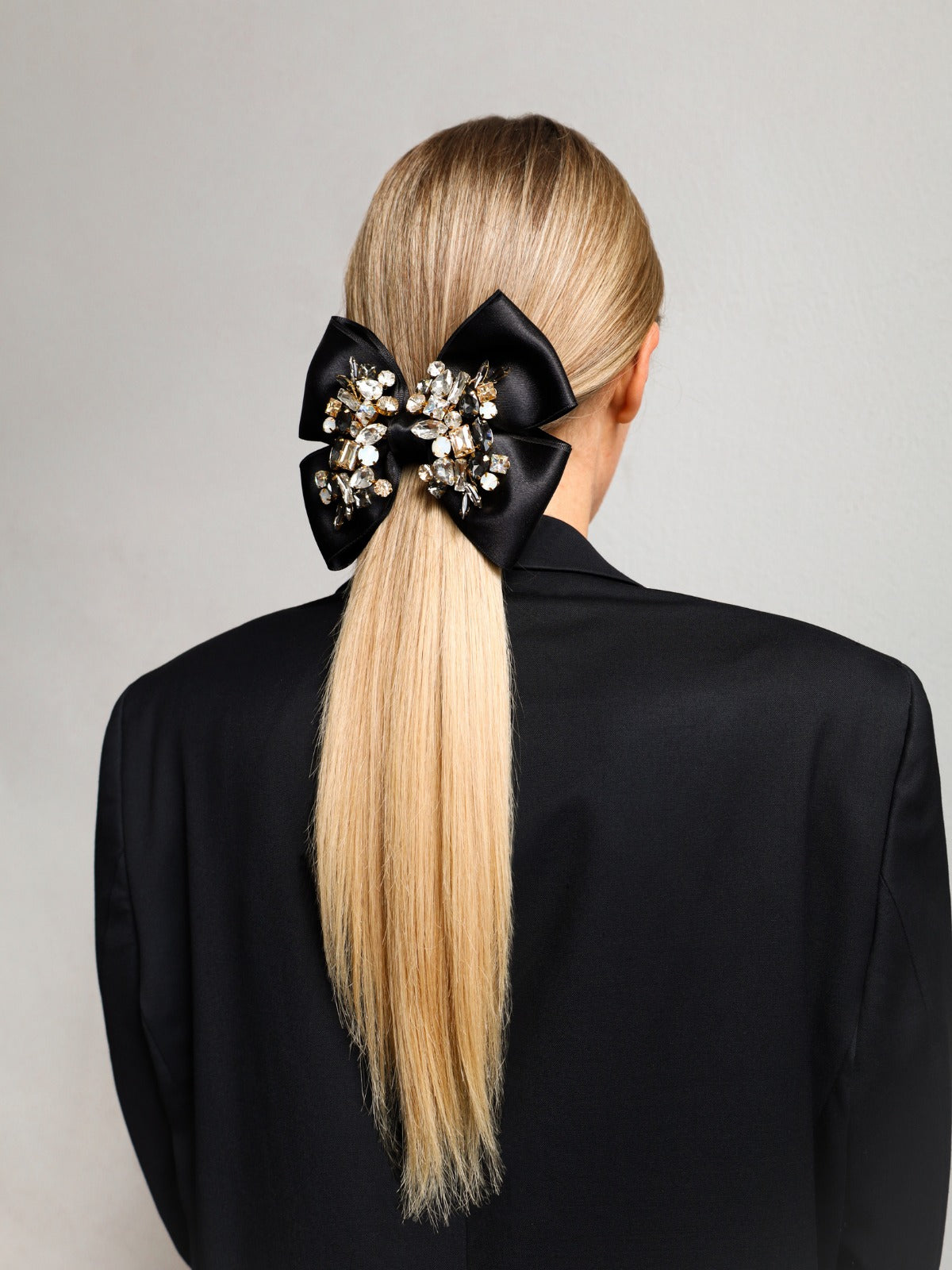 Black Bow Amelia