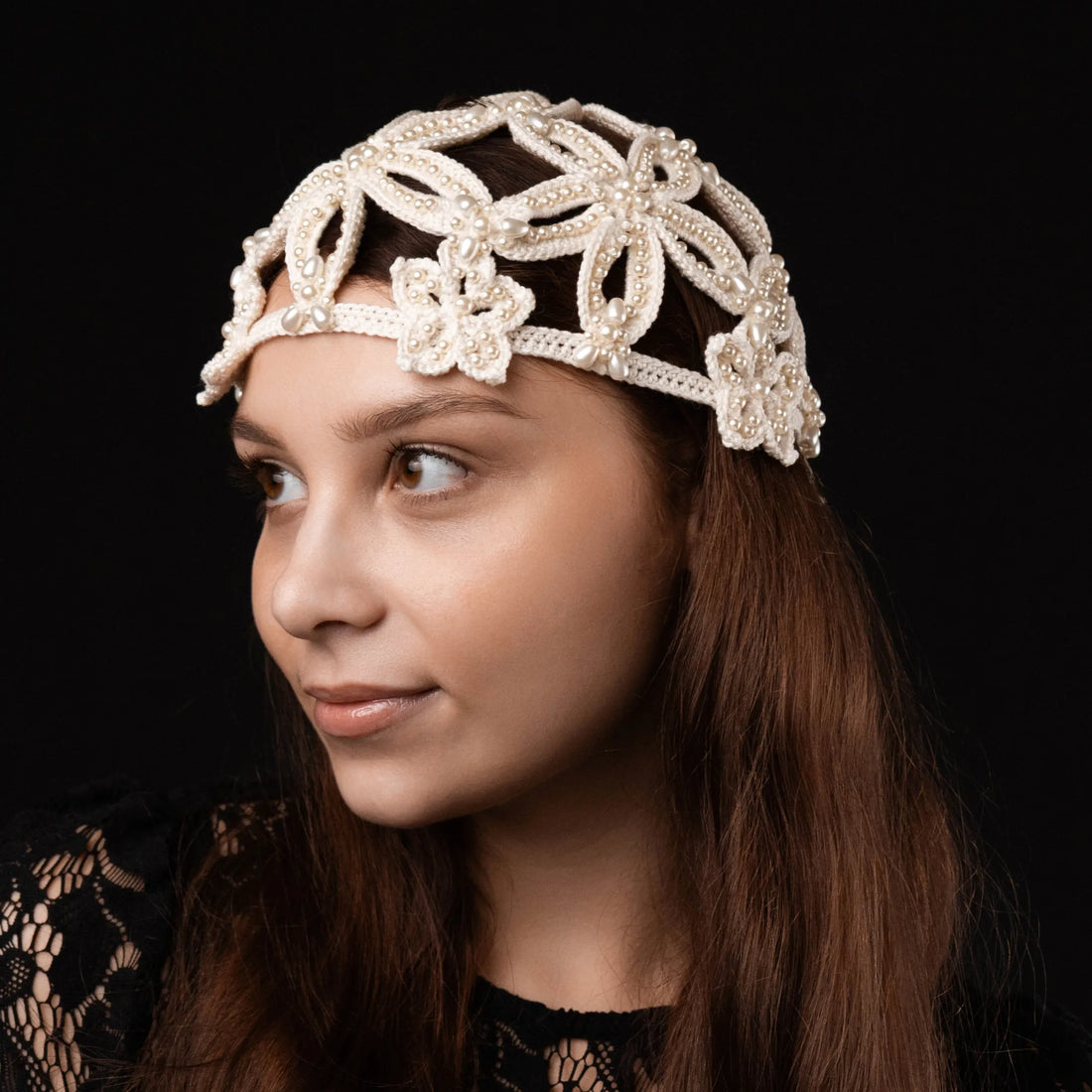 Flower beanie Joyce with pearls ivory