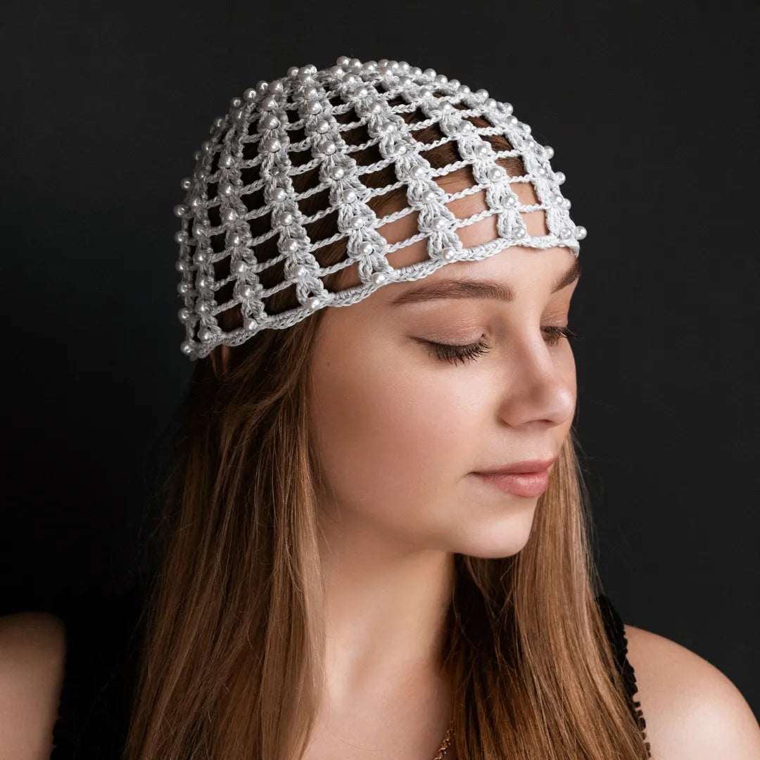 Mesh beanie Audrey with pearls light gray