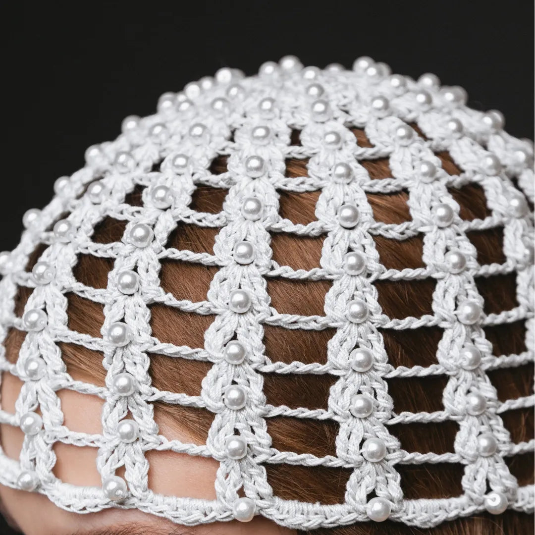 Mesh beanie Audrey with pearls light gray