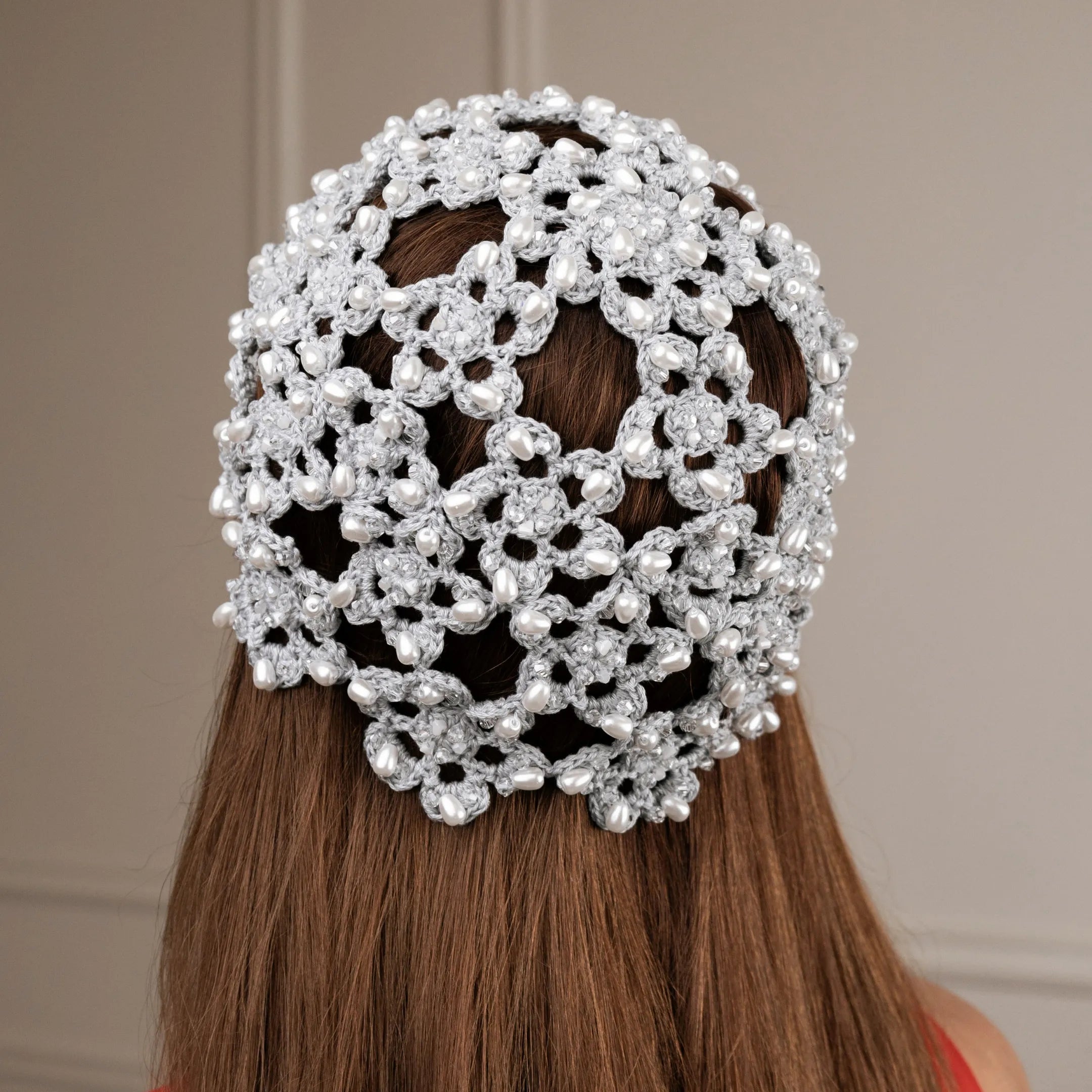 Flower beanie Amanda with pearls &amp; light gray