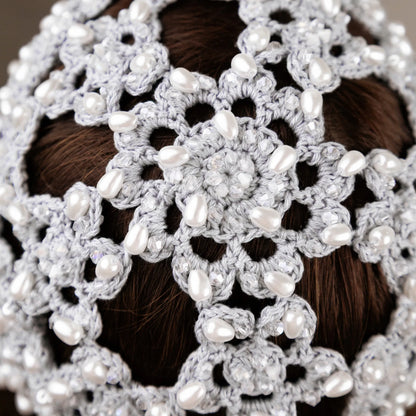 Flower beanie Amanda with pearls &amp; light gray