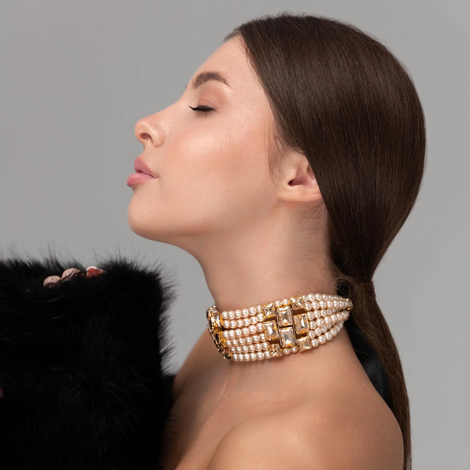 Necklace Nesta with rhinestones &amp; pearls Gold