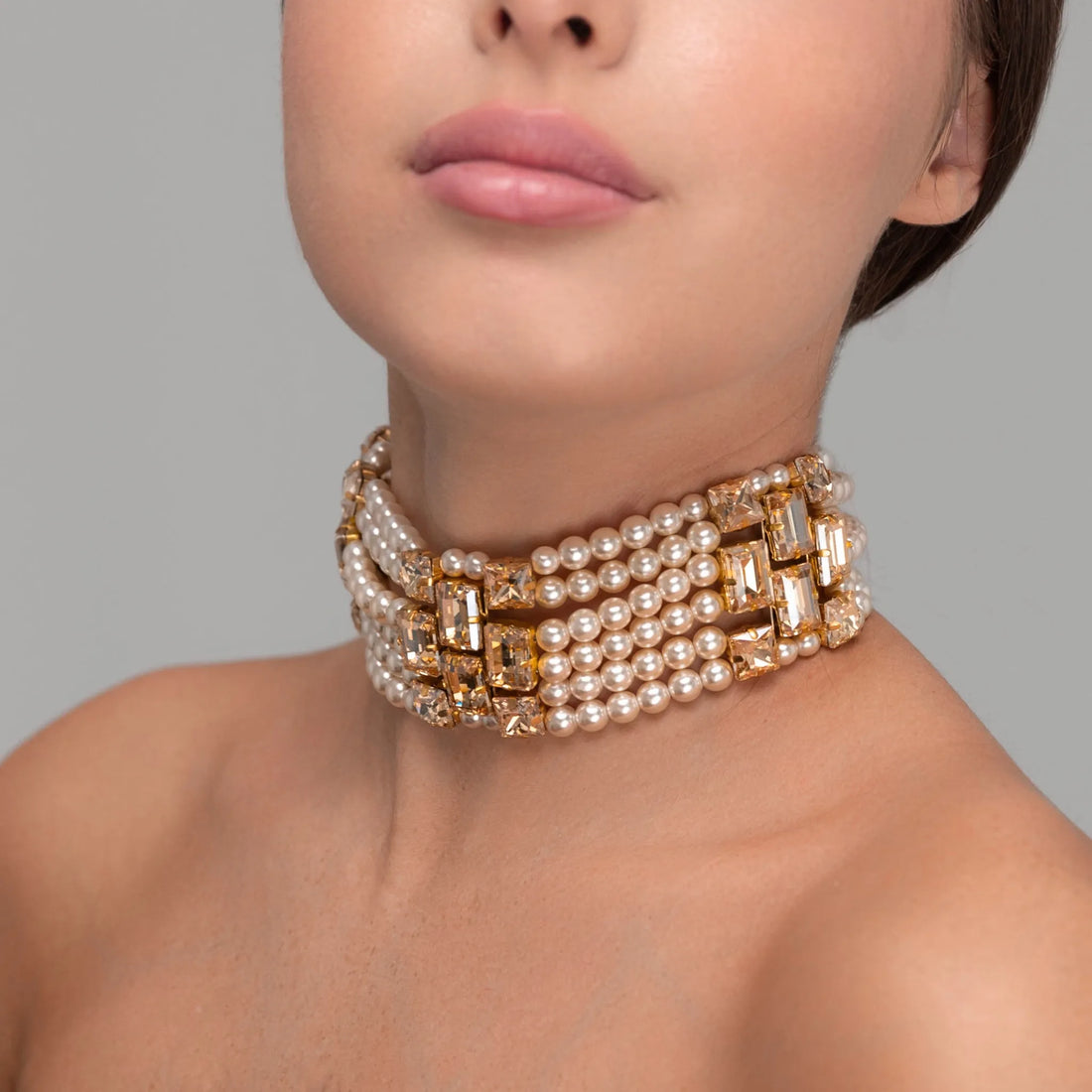 Necklace Nesta with rhinestones & pearls Gold