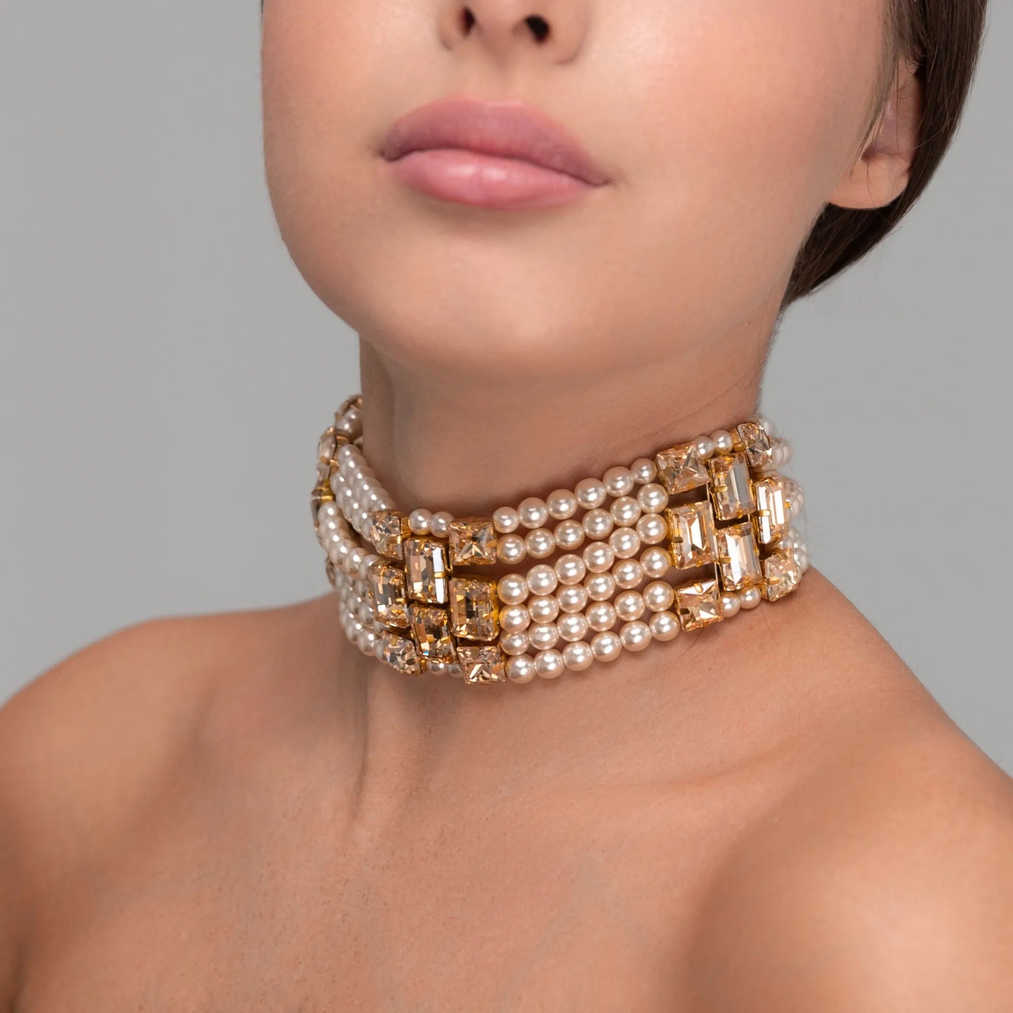 Necklace Nesta with rhinestones &amp; pearls Gold