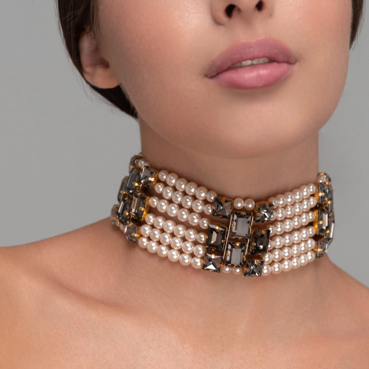 Necklace Nesta with rhinestones &amp; pearls Graphite