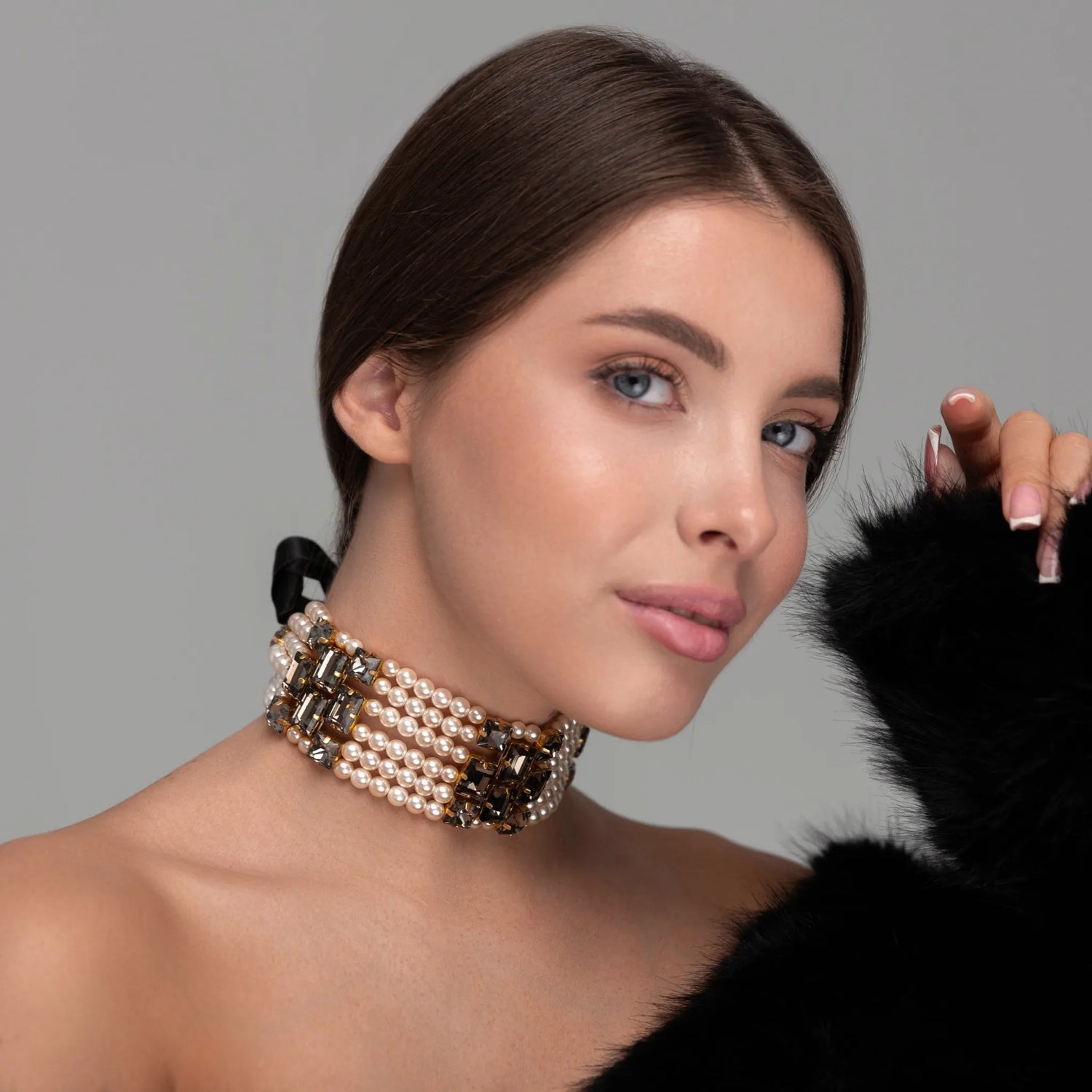 Necklace Nesta with rhinestones &amp; pearls Graphite