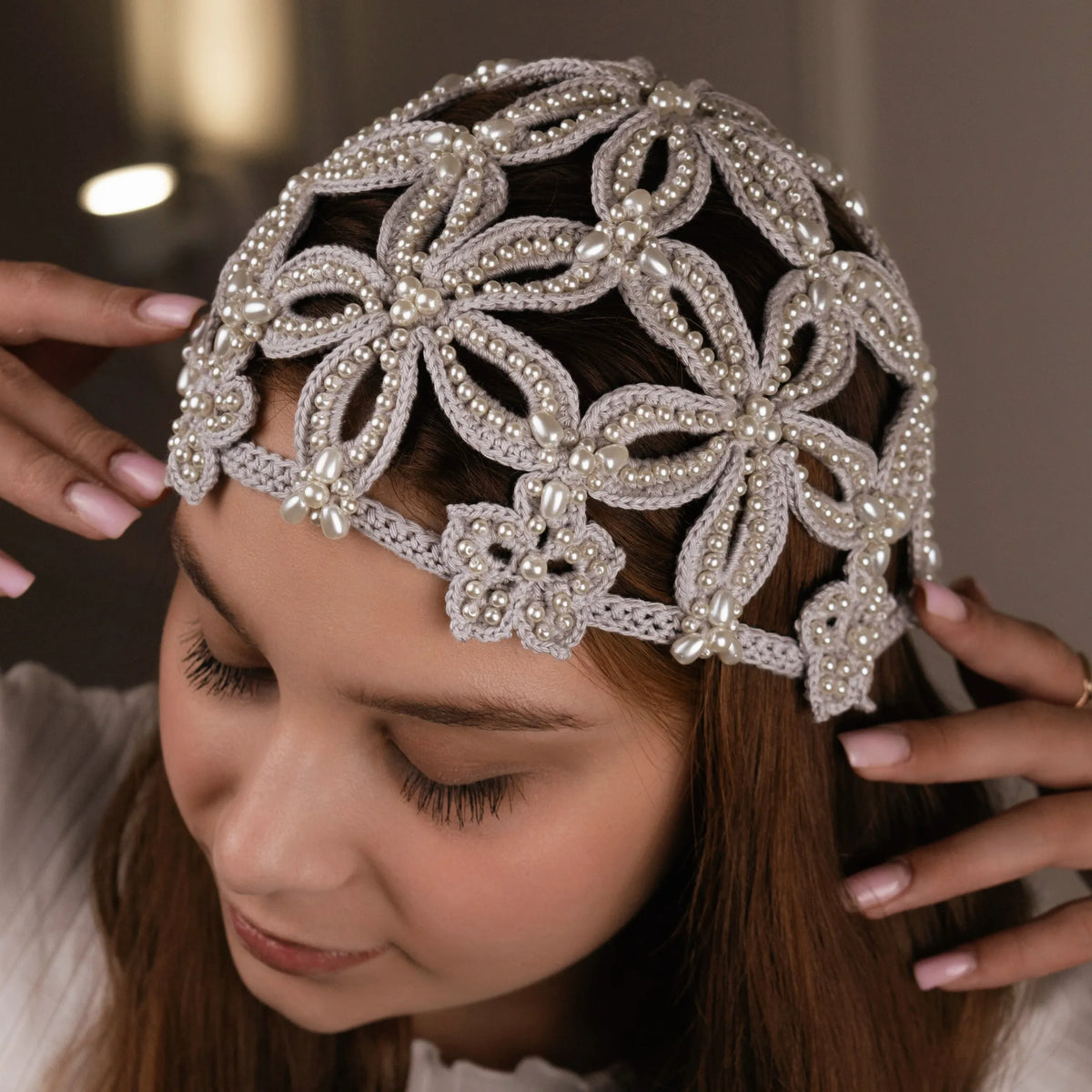 Flower beanie Joyce with pearls gray