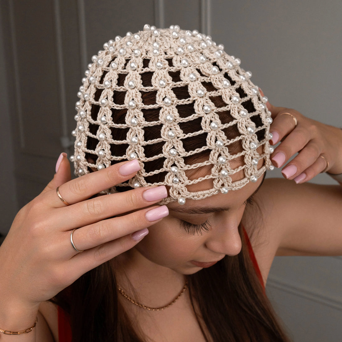 Mesh beanie Audrey with pearls sand ivory