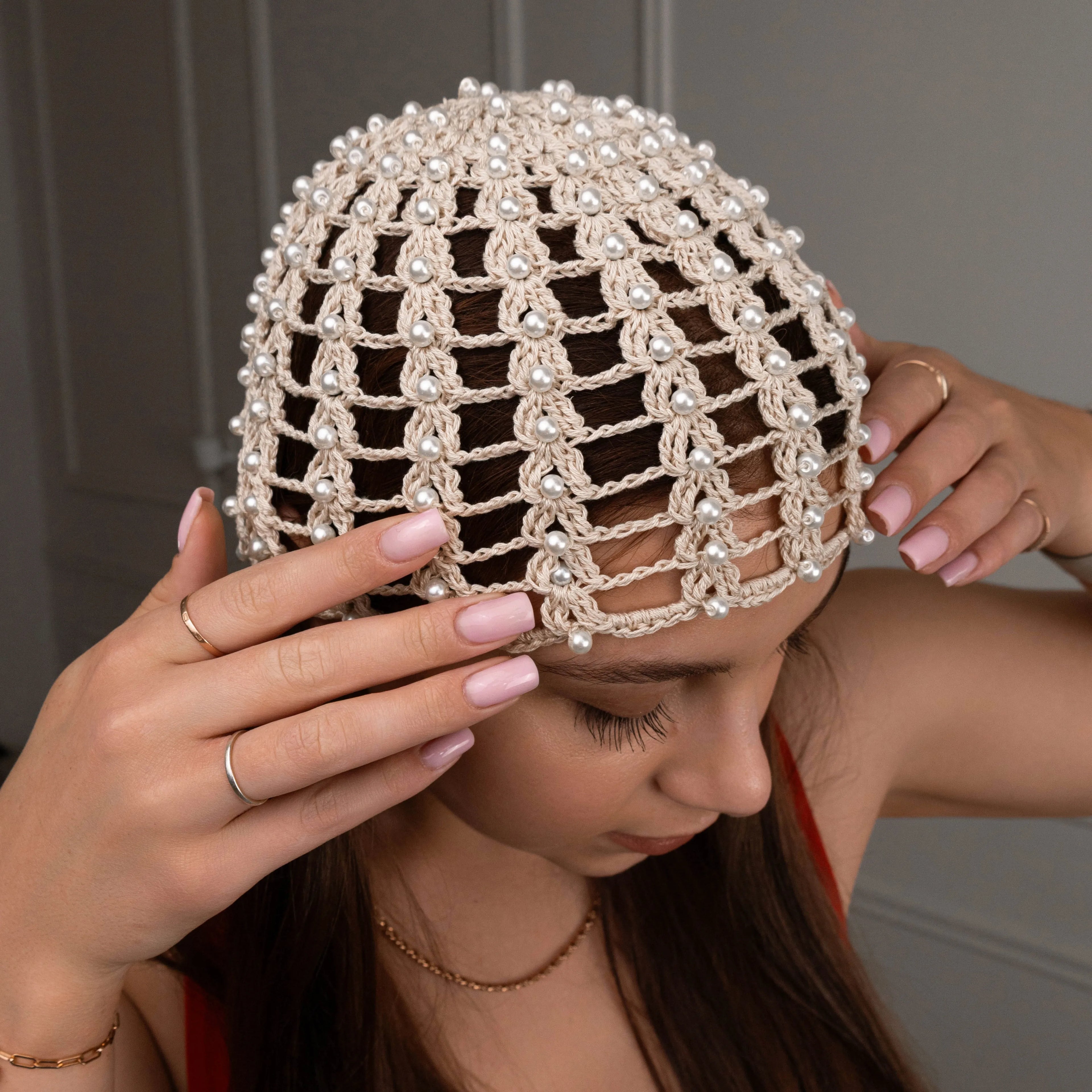 Mesh beanie Audrey with pearls sand ivory