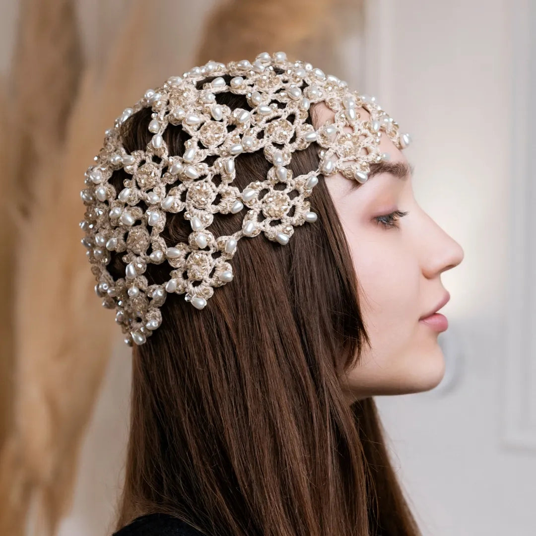 Flower beanie Amanda with pearls &amp; bicones sand ivory